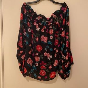 Vince Camuto flower top XL